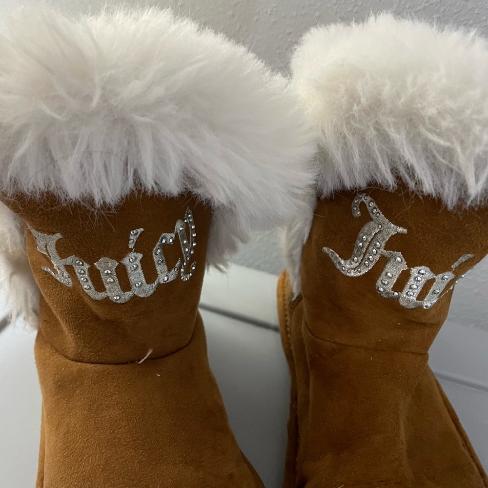 Juicy Couture Brown and Cream Girls Boots Size 12 1/2 - Picture 3 of 4